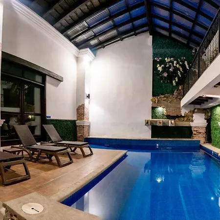 Alcázar Doña Victoria Hotel